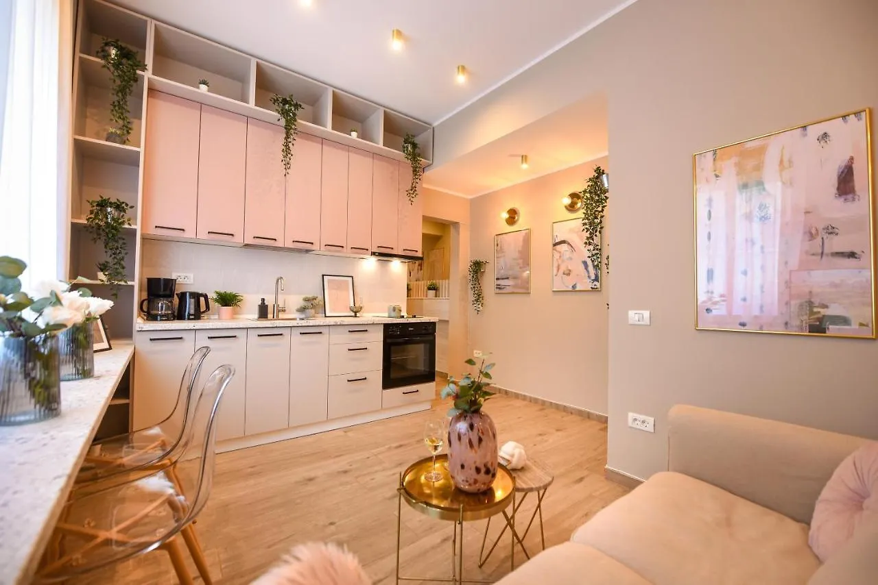 Sweet Blossom - Lovely 1Br Apt In The City Center 布加勒斯特