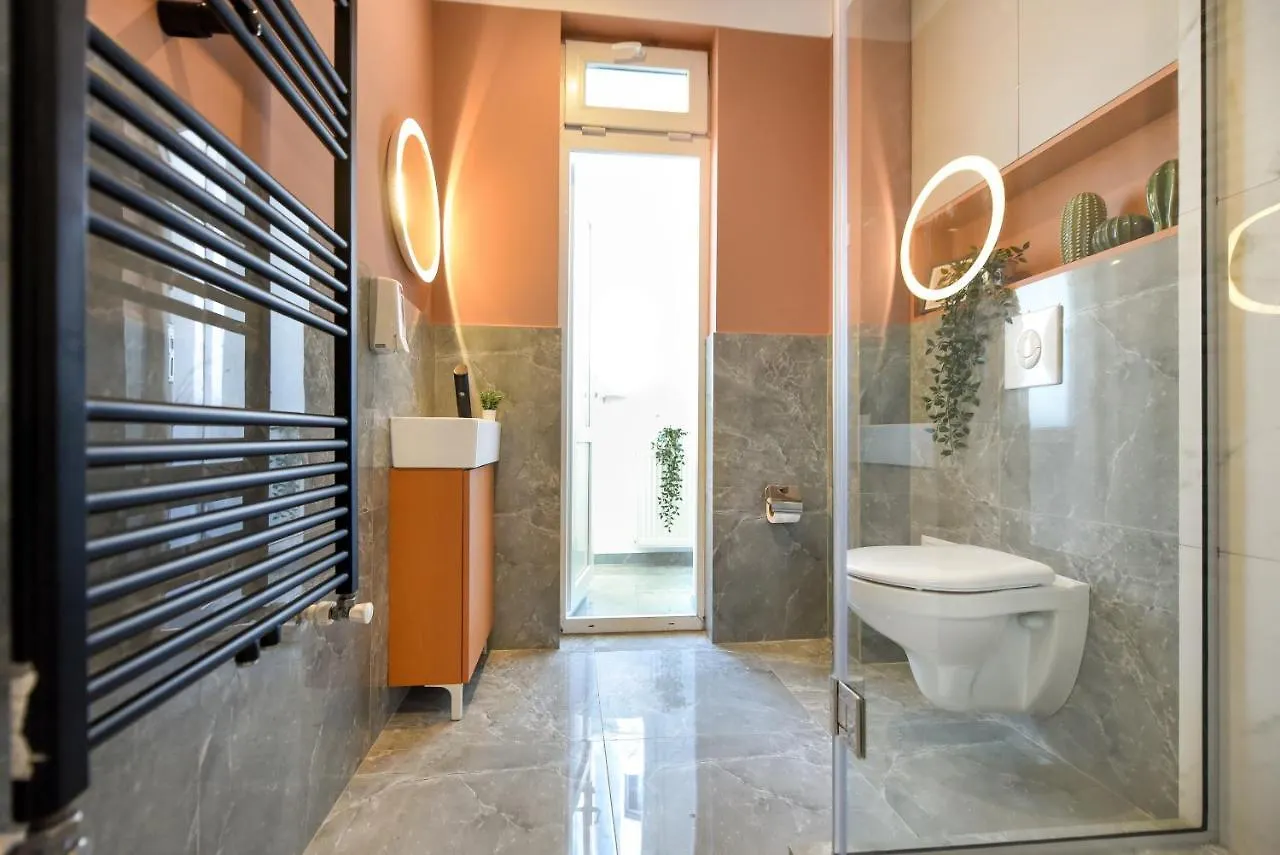 Sweet Blossom - Lovely 1Br Apt In The City Center Bucharest Romania