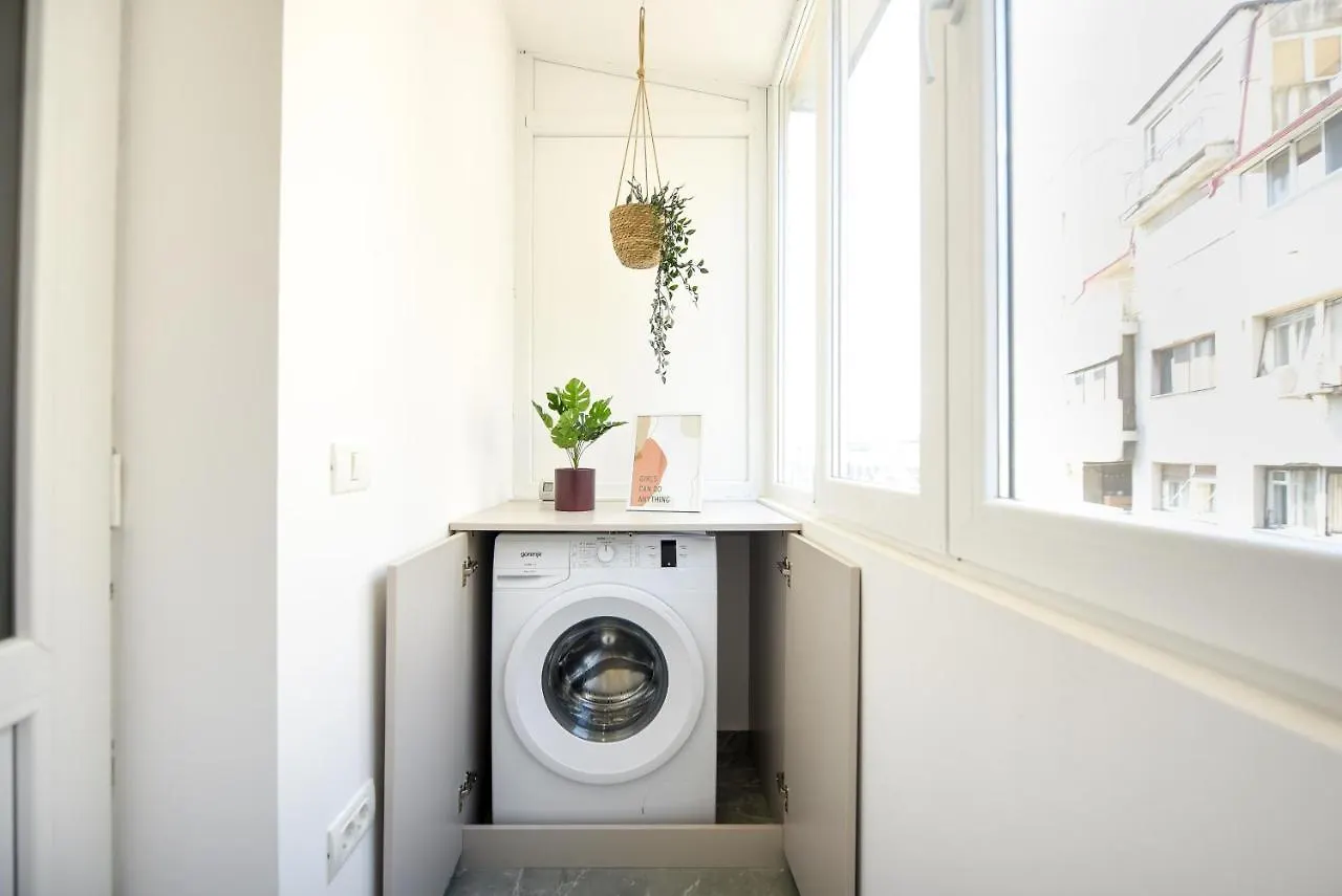 Sweet Blossom - Lovely 1Br Apt In The City Center Bucharest Romania