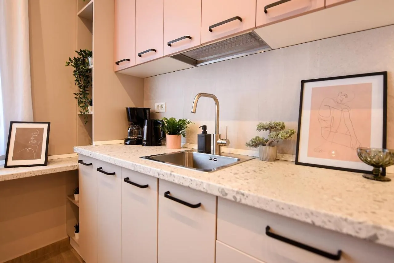 Sweet Blossom - Lovely 1Br Apt In The City Center Bucharest Apartment