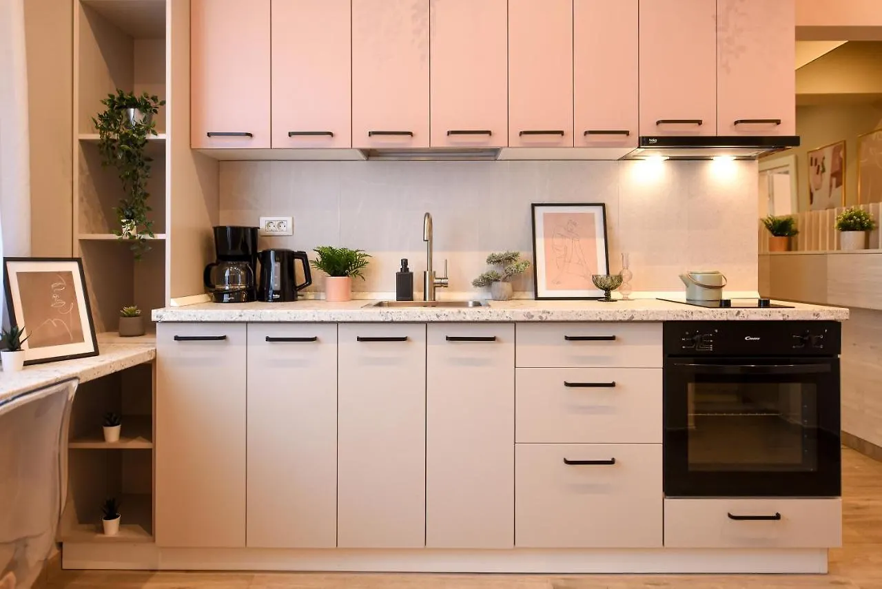Apartment Sweet Blossom - Lovely 1Br Apt In The City Center Bucharest