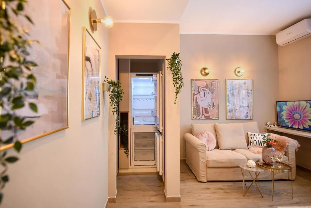 Sweet Blossom - Lovely 1Br Apt In The City Center Bucharest Apartment
